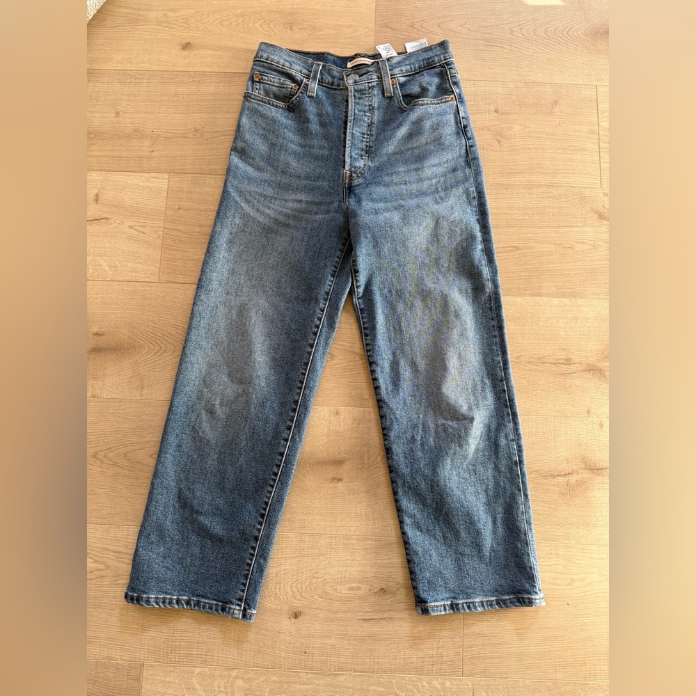 Levi’s Ribcage jeans